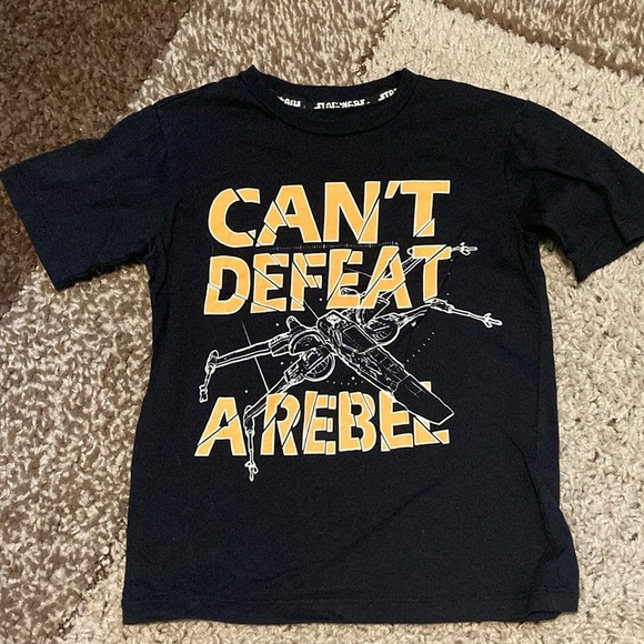 Boys 5/6 lot of three tees. - Picture 3 of 6